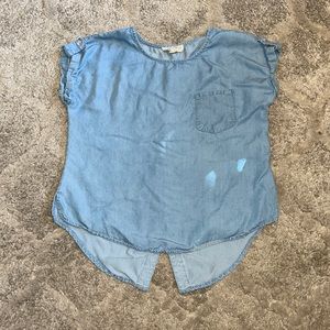 Woman’s sweet wanderer top